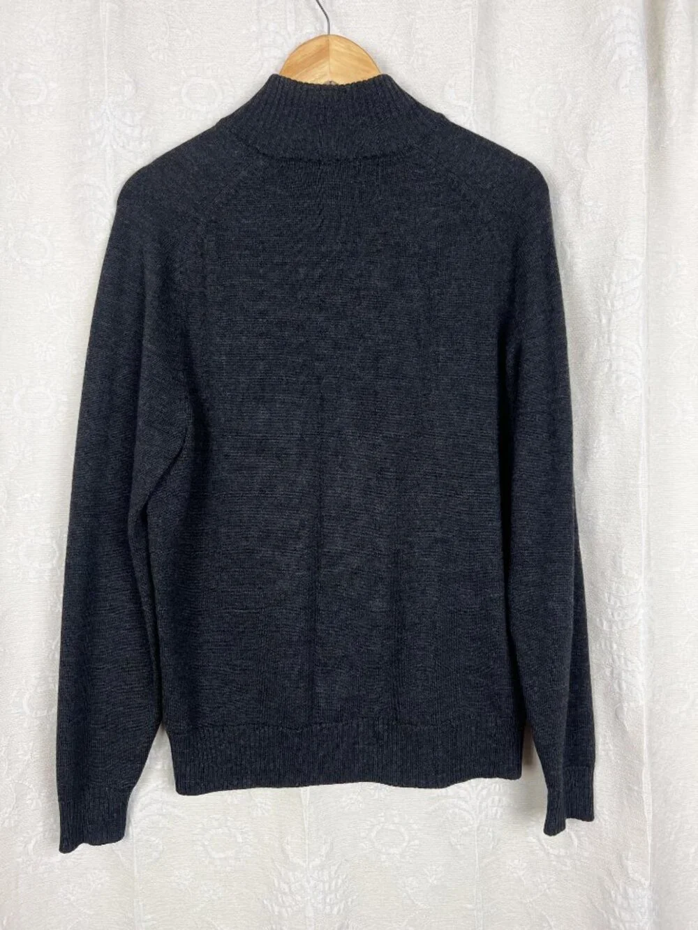 100% Italian merino wool men's charcoal gray quarter zip knit sweater J. Crew M